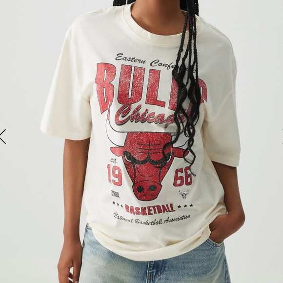 NBA Chicago Bulls Oversized Cream T-Shirt - Small - Picture 1 of 8